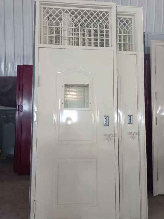 陇县学校教室门 陇县学校教室门